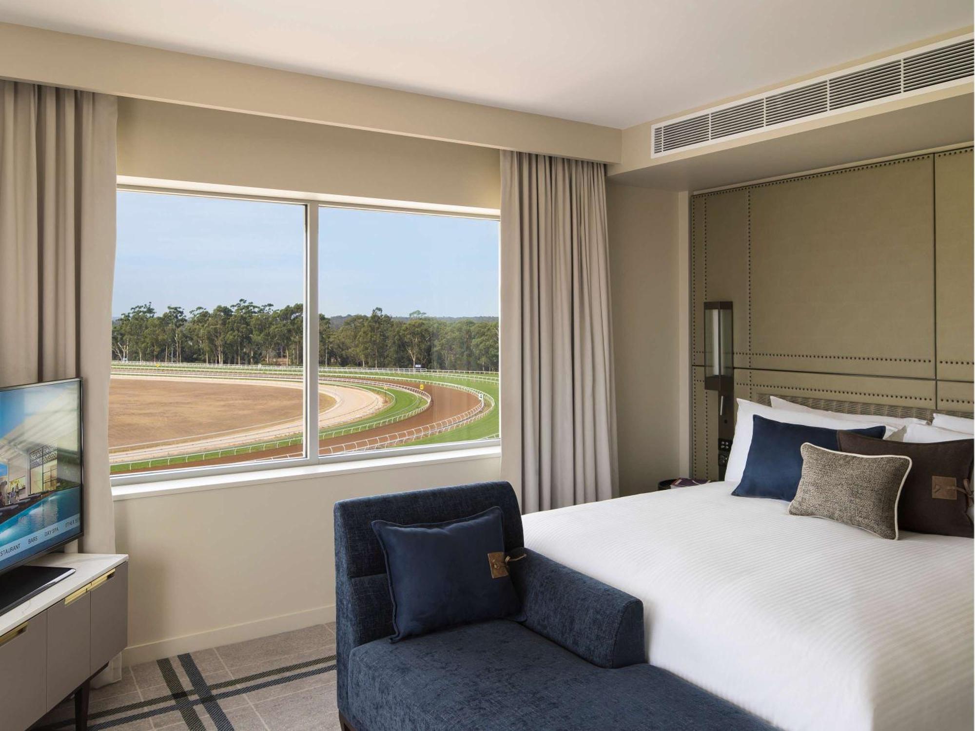 The William Inglis Mgallery Warwick Farm Exterior foto A bedroom at the Emirates Aviation Resort